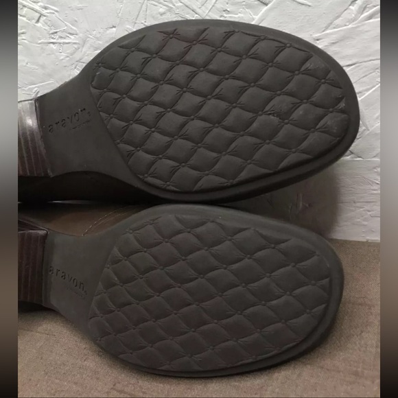 EUC! ARAVON Portia Size 9.5D (Wide) Brown Leather Casual Dress Pump (AAZ09BRM) - Picture 15 of 16